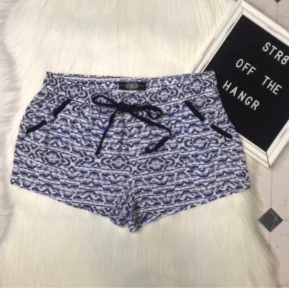Rewash blue short shorts w/ pockets size Large women L - Picture 3 of 3